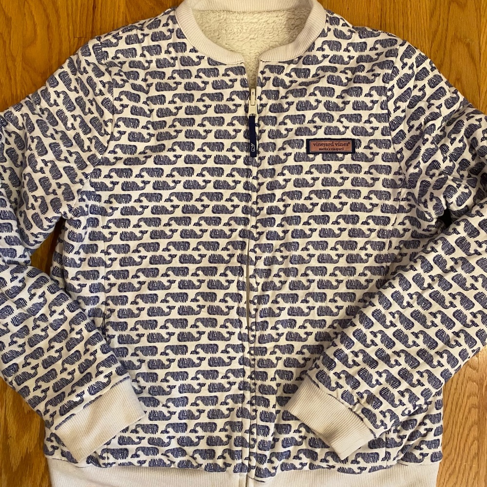 Girls Reversible Vineyard Vines top medium 10-12